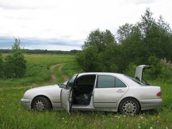 2001 Mercedes-Benz E-Class Pictures