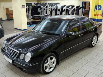 2001 Mercedes-Benz E-Class Pictures