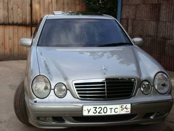 2001 Mercedes-Benz E-Class Photos