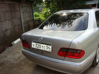 2001 Mercedes-Benz E-Class Pictures