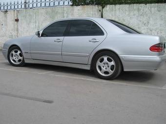 2001 Mercedes-Benz E-Class Photos