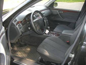 2001 Mercedes-Benz E-Class Photos