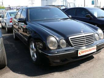 2001 Mercedes-Benz E-Class Photos