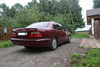 2001 Mercedes-Benz E-Class Photos