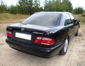 2001 Mercedes-Benz E-Class Pictures