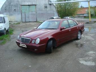 2001 Mercedes-Benz E-Class Photos