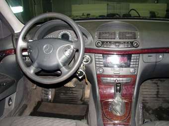 2002 Mercedes-Benz E-Class Pictures
