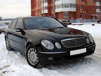 2002 Mercedes-Benz E-Class Photos