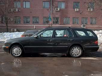 2002 Mercedes-Benz E-Class Pictures