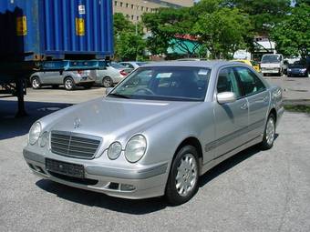 2002 Mercedes-Benz E-Class Photos
