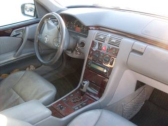2002 Mercedes-Benz E-Class Photos