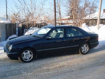 2002 Mercedes-Benz E-Class Pictures