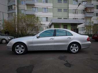 2003 Mercedes-Benz E-Class Photos