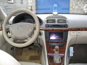 2003 Mercedes-Benz E-Class Photos