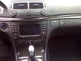 2004 Mercedes-Benz E-Class Photos