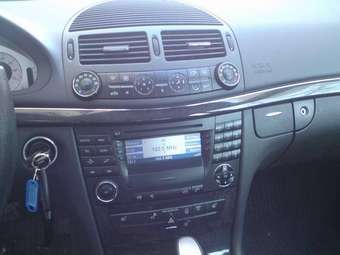 2004 Mercedes-Benz E-Class Photos