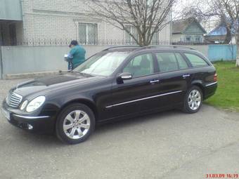 2004 Mercedes-Benz E-Class Photos