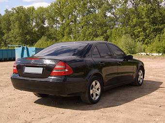 2004 Mercedes-Benz E-Class Photos