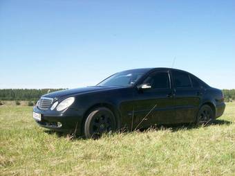 2004 Mercedes-Benz E-Class Photos