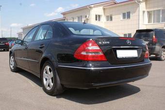 2004 Mercedes-Benz E-Class Photos