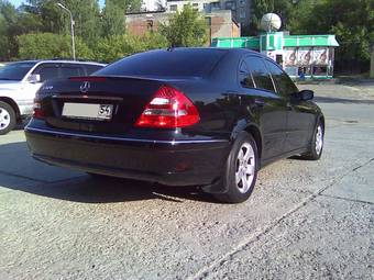 2004 Mercedes-Benz E-Class Pictures