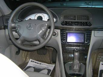 2004 Mercedes-Benz E-Class Photos