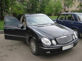 2004 Mercedes-Benz E-Class Photos