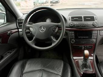 2005 Mercedes-Benz E-Class Photos