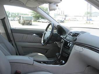 2005 Mercedes-Benz E-Class Wallpapers