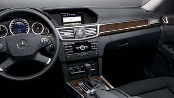 2010 Mercedes-Benz E-Class Pictures