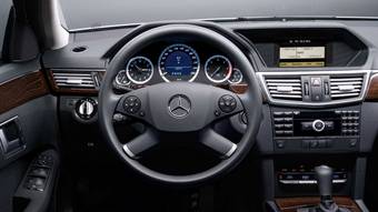 2010 Mercedes-Benz E-Class Photos