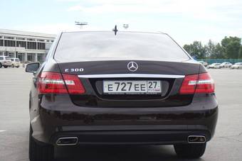 2010 Mercedes-Benz E-Class Pictures