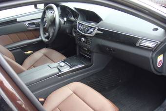 2010 Mercedes-Benz E-Class Photos