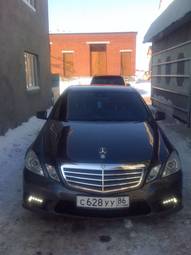 2010 Mercedes-Benz E-Class Photos