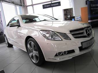 2011 Mercedes-Benz E-Class Photos