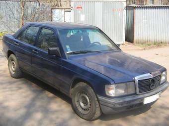 1984 Mercedes-Benz E190