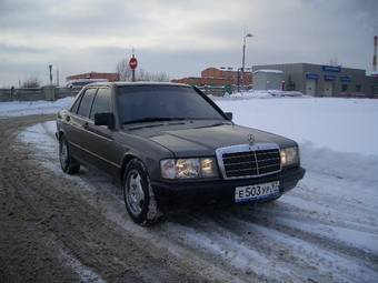 1985 Mercedes-Benz E190