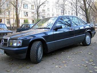 1991 Mercedes-Benz E190