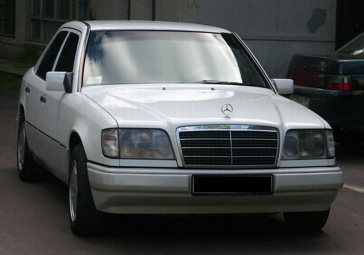 1994 Mercedes-Benz E200