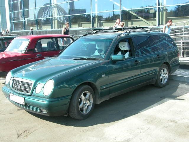 1997 Mercedes-Benz E200