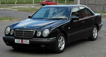 1998 Mercedes-Benz E200