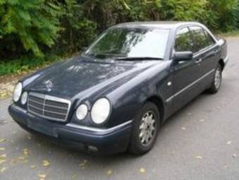 1999 Mercedes-Benz E200