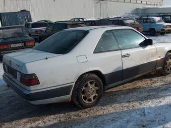 1993 Mercedes-Benz E220