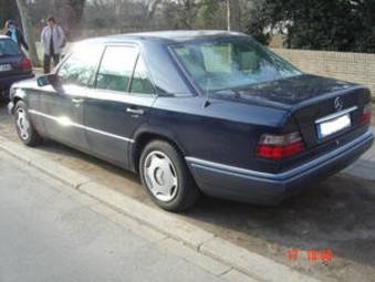1993 Mercedes-Benz E220