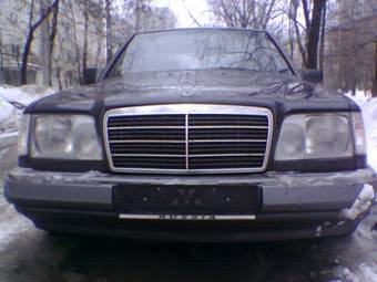 1994 Mercedes-Benz E220