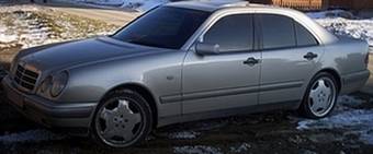 1998 Mercedes-Benz E220