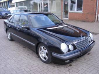 2000 Mercedes-Benz E220