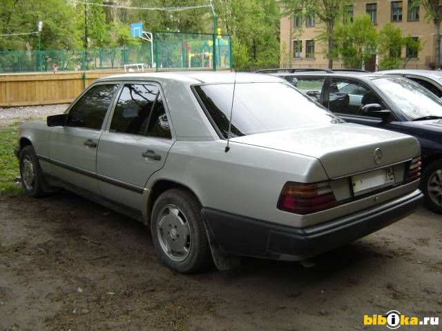 1987 Mercedes-Benz E230