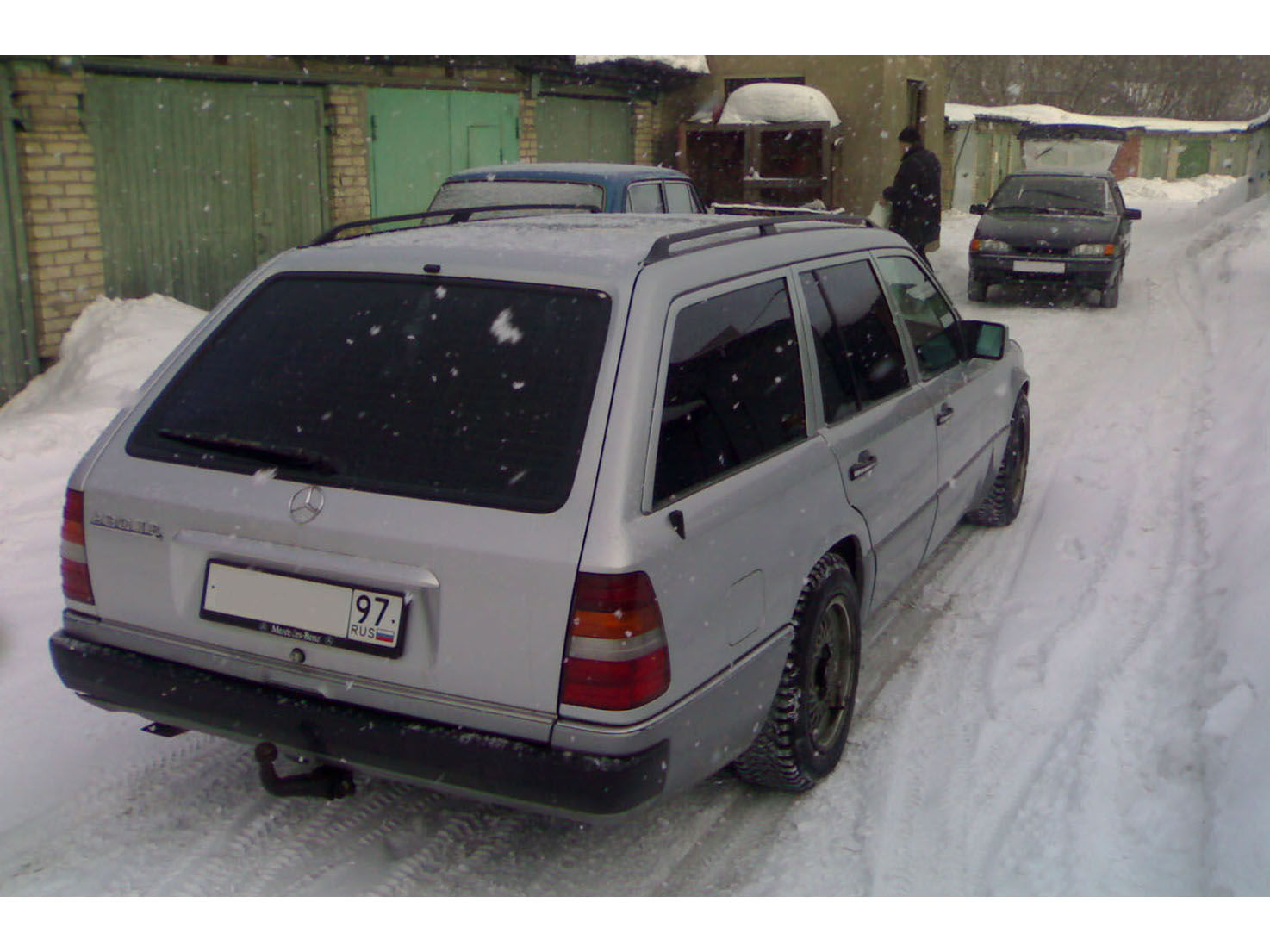 1991 Mercedes-Benz E230