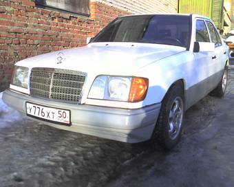 1992 Mercedes-Benz E230